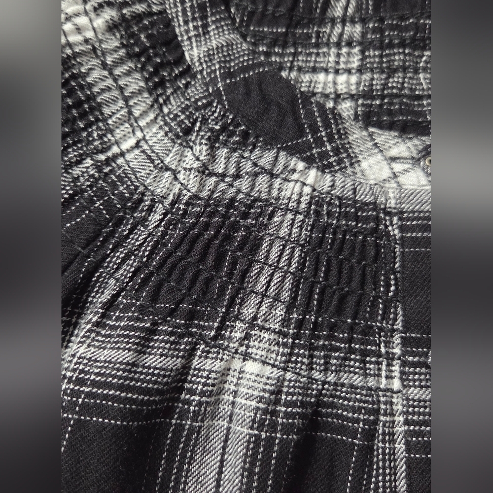 Loft Blouse Womens XS Long Sleeve Plaid Black White Henley Viscose Blend EUC - Picture 6 of 9